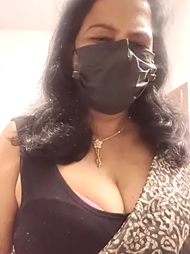 mallu-lover online show from April 30, 2026, 8:57 pm