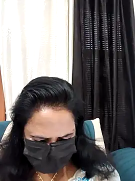 mallu-lover online show from May 10, 2026, 12:21 pm