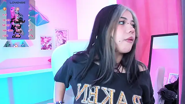 Snapshot of pinkk_deemon chatting on October 6, 2025, 2:14 pm pinkk deemon online show from October 6, 2025, 2:14 pm