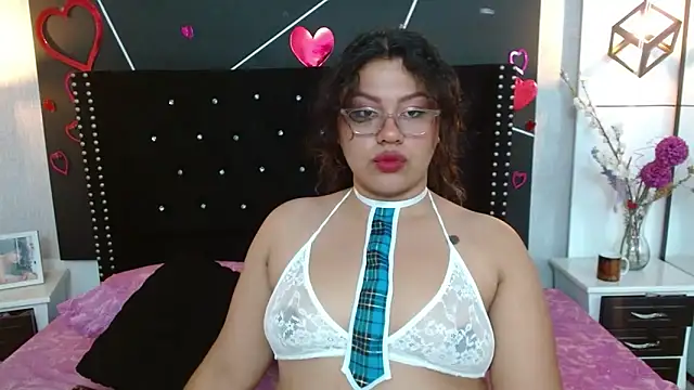 CloeStron online show from September 9, 2025, 12:48 pm