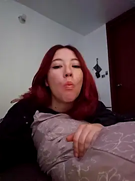 lunnaa  online show from November 23, 2025, 5:07 am