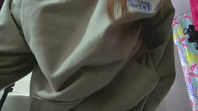 lunnaa  online show from December 20, 2025, 3:35 am