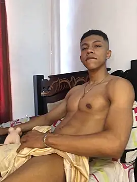 Snapshot of RickyEbony chatting on February 18, 2026, 8:16 pm RickyEbony online show from February 18, 2026, 8:16 pm