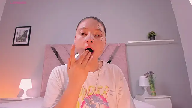 Snapshot of victoria_becker_ chatting on February 8, 2026, 11:57 am victoria becker online show from February 8, 2026, 11:57 am