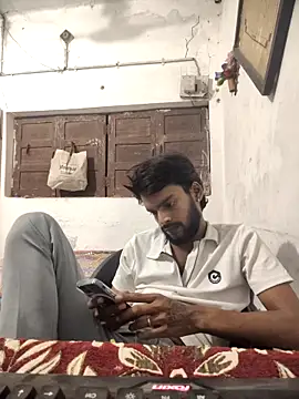 yashuuuu021 online show from October 22, 2025, 4:29 pm