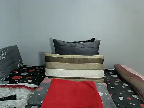 Snapshot of BigPussy10xx chatting on October 29, 2025, 1:24 pm BigPussy10xx online show from October 29, 2025, 1:24 pm