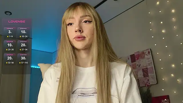 Lunainnk online show from December 16, 2025, 1:32 am