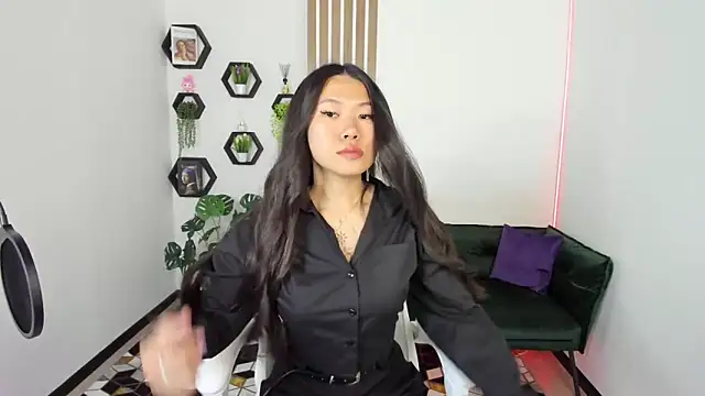 LunaPurrr online show from September 21, 2025, 1:29 am