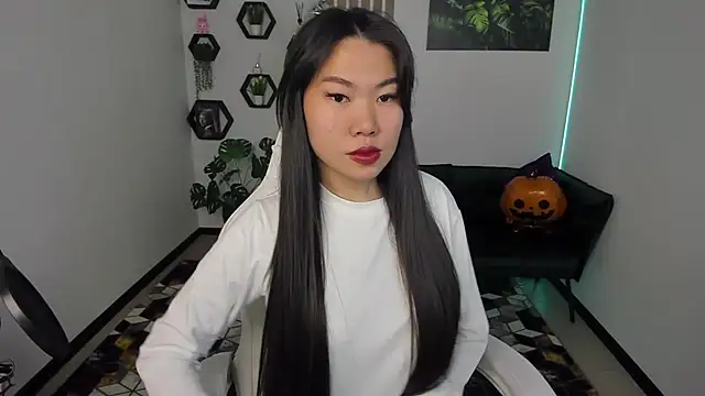 LunaPurrr online show from October 31, 2025, 2:23 am