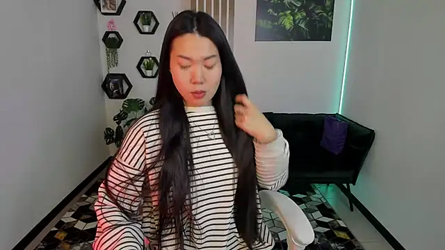 LunaPurrr online show from November 20, 2025, 1:06 am