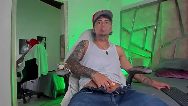 JamesDeker online show from September 11, 2025, 8:09 pm