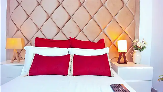 Snapshot of AngelinaDuvall chatting on December 15, 2025, 10:30 am AngelinaDuvall online show from December 15, 2025, 10:30 am