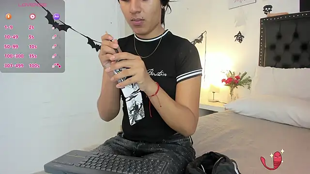 ScarlettVell online show from October 22, 2025, 7:02 pm