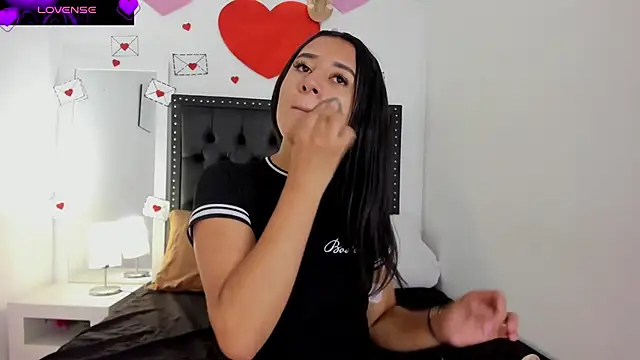 Snapshot of ScarlettVell chatting on February 18, 2026, 6:59 pm ScarlettVell online show from February 18, 2026, 6:59 pm