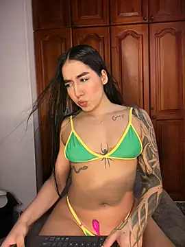 KaditaNavarro online show from July 1, 2026, 11:04 pm