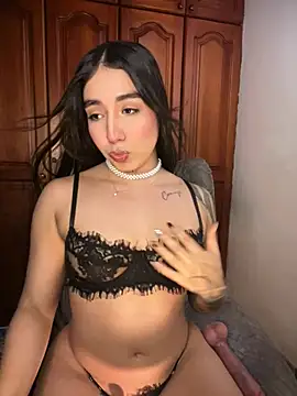 KaditaNavarro online show from July 15, 2026, 11:21 pm