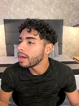 RaphaelDufort online show from November 8, 2025, 11:58 pm