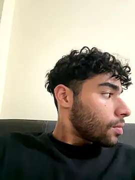 RaphaelDufort online show from November 25, 2025, 11:05 pm