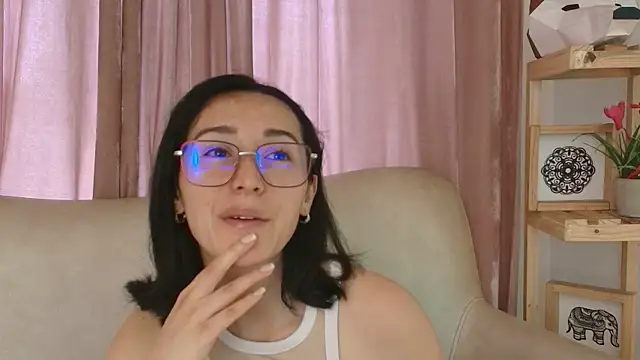 Ginevra esposito online show from April 8, 2026, 12:38 pm