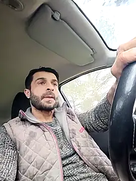 alex10alexx online show from April 3, 2026, 1:31 pm