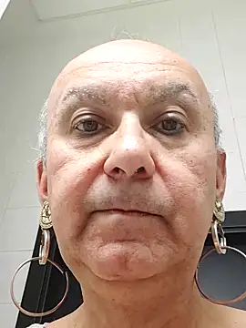 Snapshot of Emily_de_Carla chatting on May 26, 2026, 6:31 am Emily de Carla online show from May 26, 2026, 6:31 am