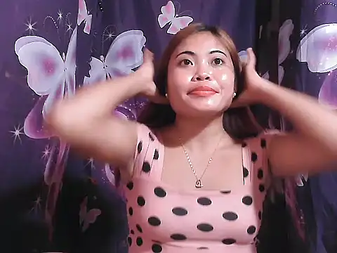 Snapshot of Hot_Samantha4u chatting on April 21, 2026, 1:42 am Hot Samantha4u online show from April 21, 2026, 1:42 am
