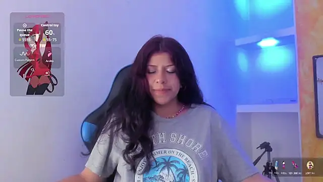 Raven Rouge  online show from November 16, 2025, 6:30 am