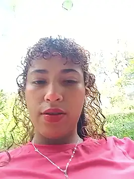 Vikyvoyeur online show from December 3, 2025, 5:44 pm