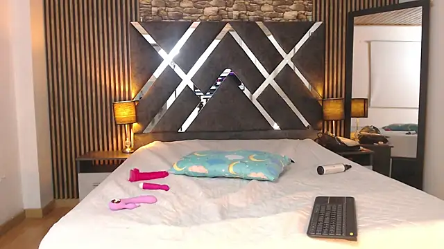 channelhs online show from September 12, 2025, 4:34 am