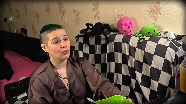 NeonNectar  online show from November 30, 2025, 5:06 pm