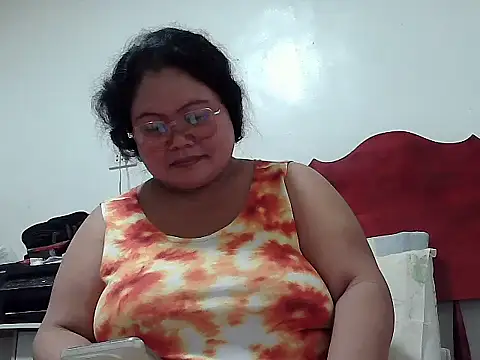 Snapshot of Mari_fvcks chatting on March 16, 2026, 5:44 am Mari fvcks online show from March 16, 2026, 5:44 am