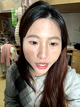 ououlovelove online show from November 19, 2025, 8:25 am