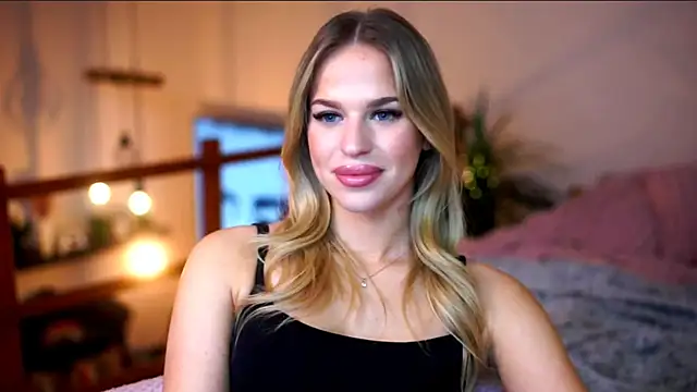 Emilyvanroessel online show from November 9, 2025, 5:44 pm