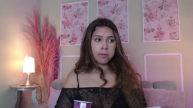 CurlyDani online show from November 5, 2025, 12:05 pm