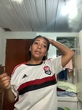 Crisschiavo online show from September 25, 2025, 1:04 pm