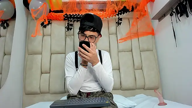 Felipe Cold online show from October 25, 2025, 2:52 am