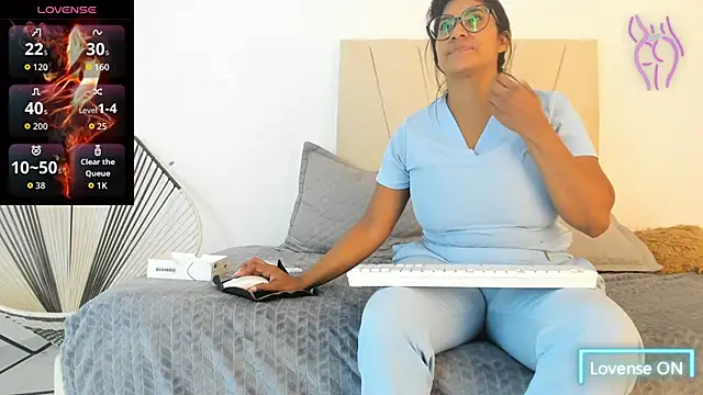  Miaa khalifa  online show from November 5, 2025, 12:16 pm