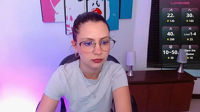 AlanaGarcia19 online show from September 25, 2025, 11:36 am