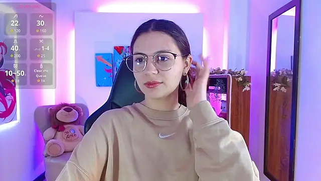 AlanaGarcia19 online show from December 21, 2025, 12:01 pm