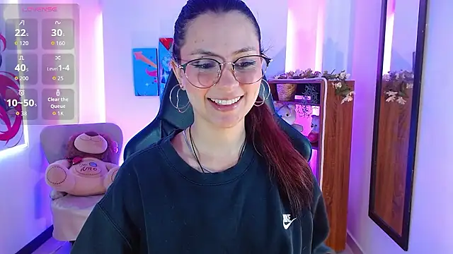 AlanaGarcia19 online show from January 14, 2026, 12:11 pm