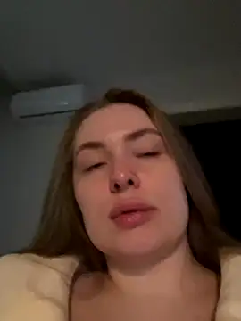 DeniMilkyyyyy online show from October 25, 2025, 6:35 pm