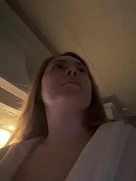 DeniMilkyyyyy online show from November 18, 2025, 4:33 pm