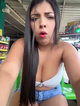 Snapshot of Isaa-Sweet chatting on July 7, 2026, 4:00 pm Isaa-Sweet online show from July 7, 2026, 4:00 pm