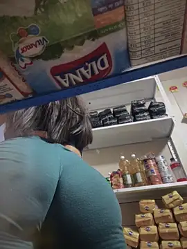 Snapshot of AlanaRouss chatting on October 5, 2025, 8:29 pm AlanaRouss online show from October 5, 2025, 8:29 pm