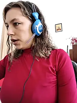 Snapshot of AlanaDesire chatting on October 4, 2025, 7:12 pm AlanaDesire online show from October 4, 2025, 7:12 pm