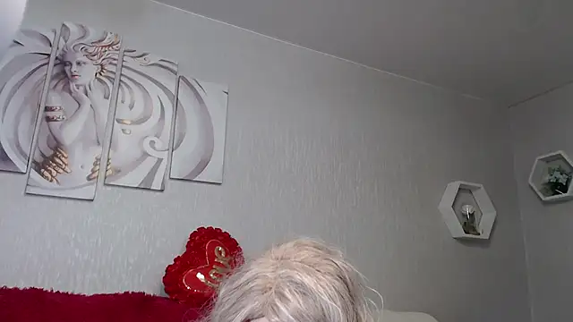 Snapshot of DorisBest chatting on October 25, 2025, 5:04 am DorisBest online show from October 25, 2025, 5:04 am