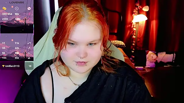 fillisfox  online show from April 21, 2026, 6:09 am