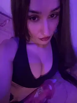 kendrafarq online show from March 14, 2026, 10:04 pm