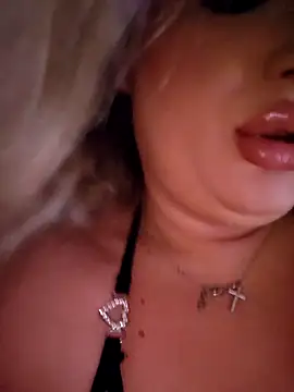 Snapshot of Blondie_Sasha chatting on March 1, 2026, 10:01 pm Blondie Sasha online show from March 1, 2026, 10:01 pm