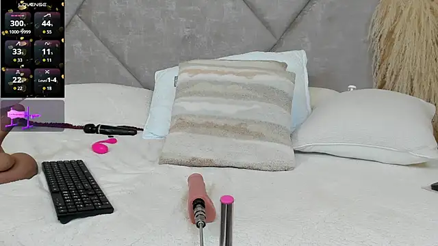 Mommy Naughty online show from March 26, 2026, 11:32 pm